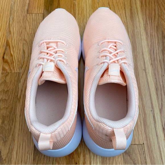 Nike Roshe One Women’s Sneakers - Picture 5 of 6